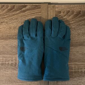 Northface women’s tech gloves